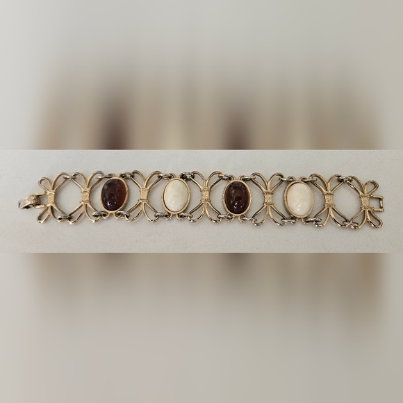 Emmonds Jewelry - Elegant Gold and Brown Bracelet